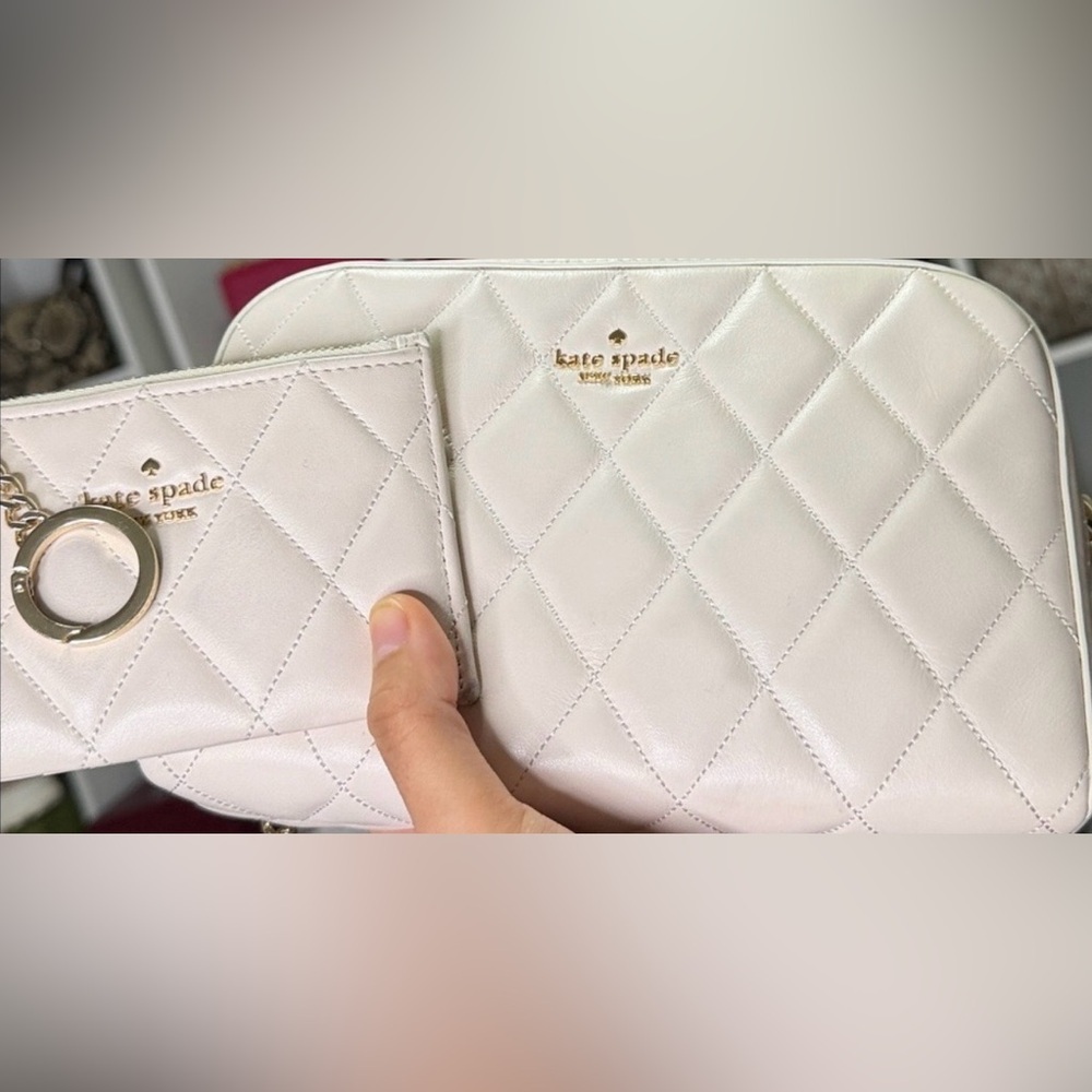 Kate Spade Carey Chain Camera Bag /Wallet in Meringue Smooth Quilted Leather EUC